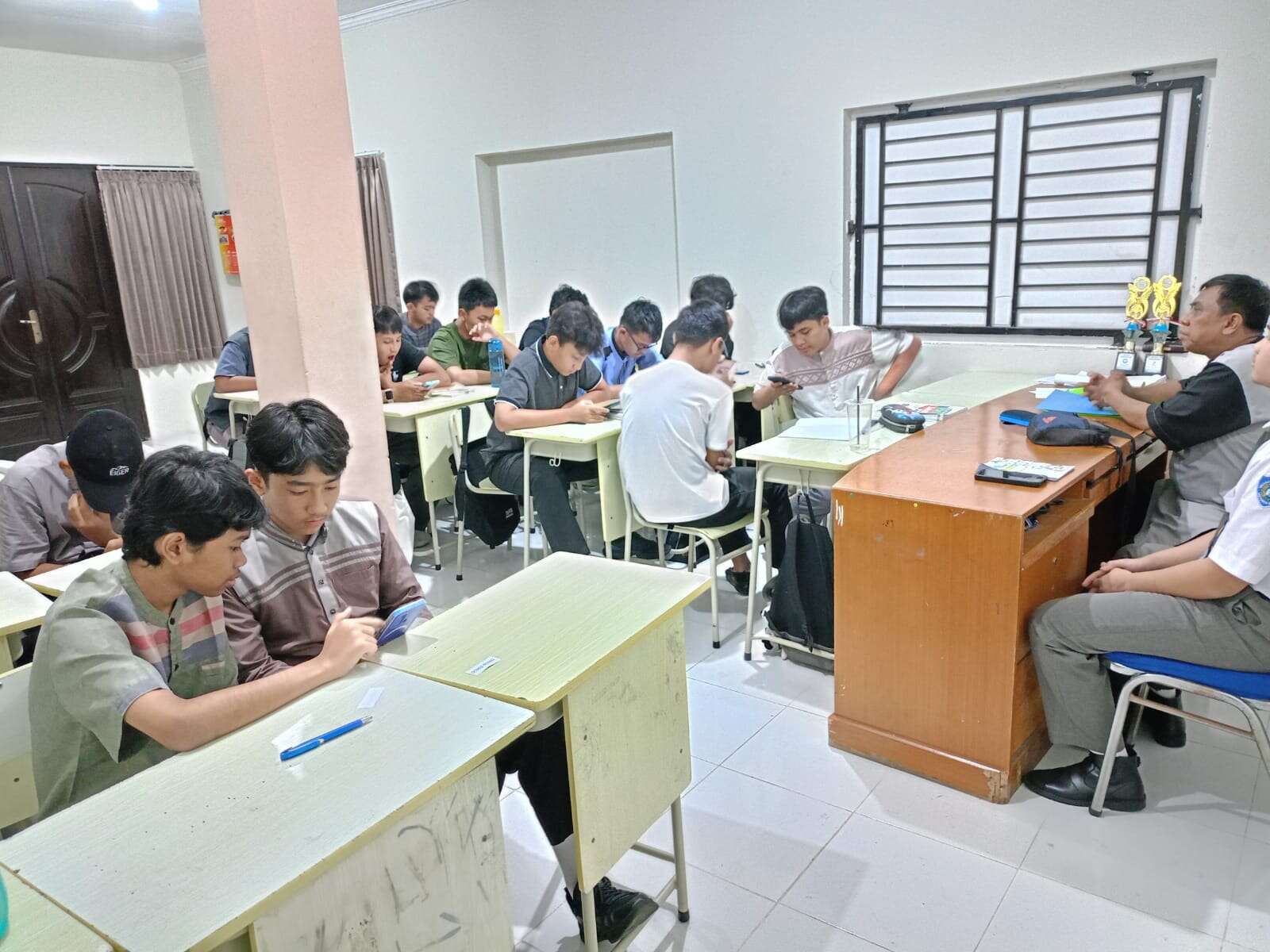Kegiatan Try Out SMAI MUTIARA BARU Di SMPI AL HILAL Bekasi
